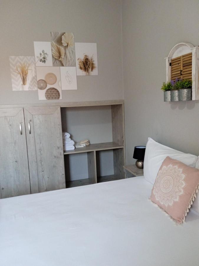 Almira - Rooms To Let Νέα Ρόδα Εξωτερικό φωτογραφία