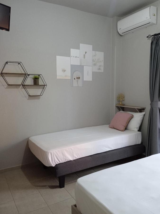 Almira - Rooms To Let Νέα Ρόδα Εξωτερικό φωτογραφία