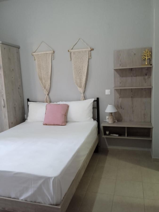 Almira - Rooms To Let Νέα Ρόδα Εξωτερικό φωτογραφία