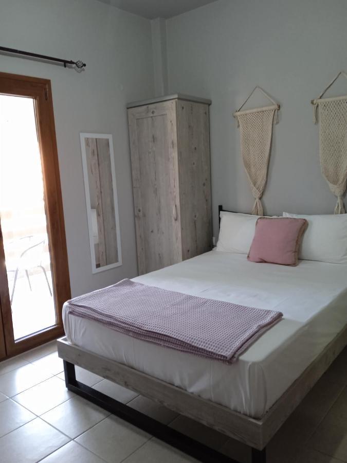 Almira - Rooms To Let Νέα Ρόδα Εξωτερικό φωτογραφία