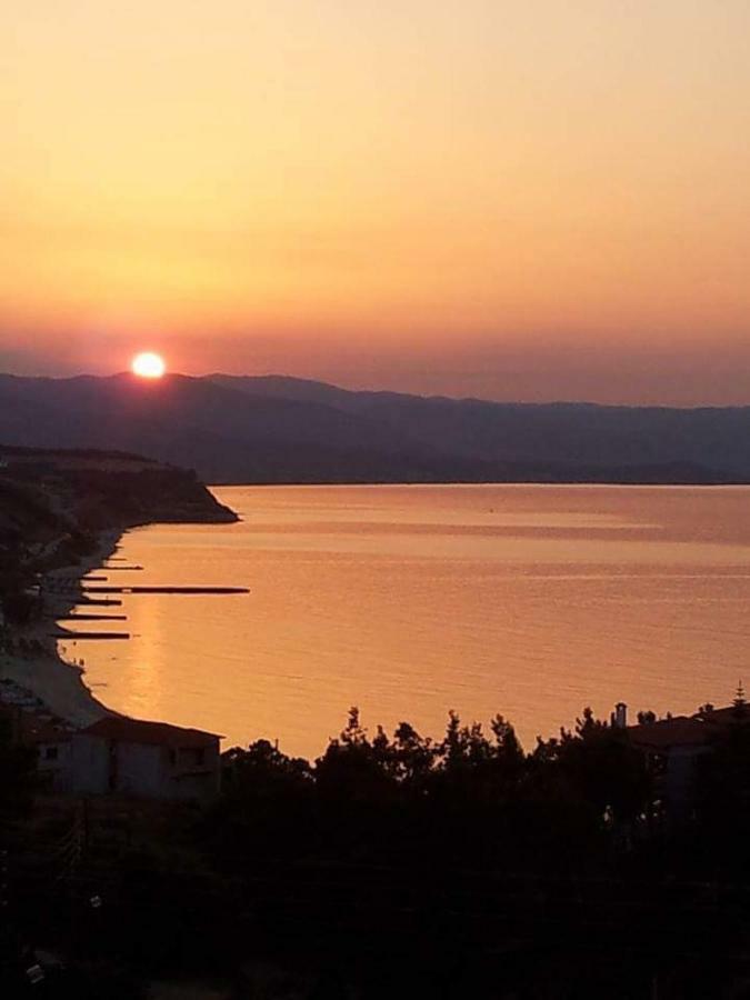 Almira - Rooms To Let Νέα Ρόδα Εξωτερικό φωτογραφία