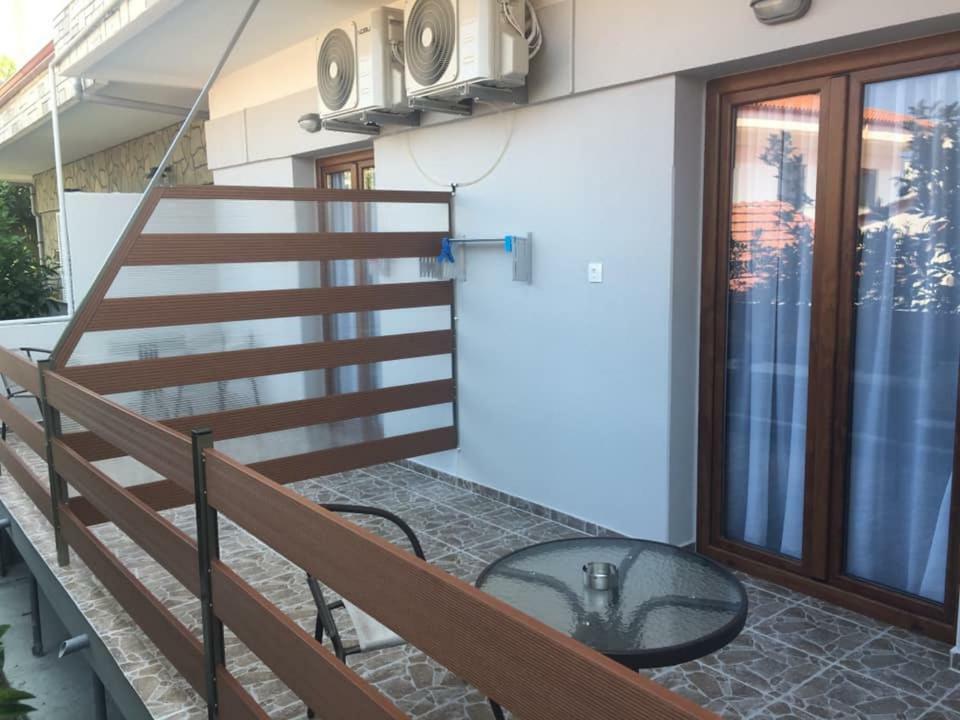 Almira - Rooms To Let Νέα Ρόδα Εξωτερικό φωτογραφία