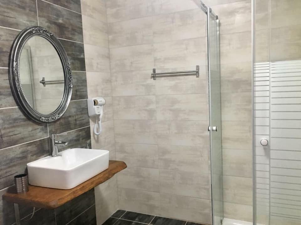 Almira - Rooms To Let Νέα Ρόδα Εξωτερικό φωτογραφία